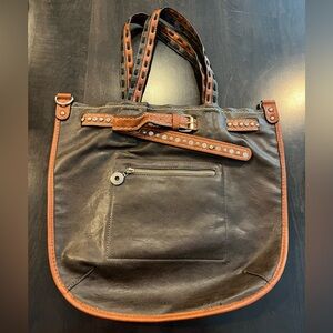 Leather Purse- Zipper, Can Add Strap, Fashionable